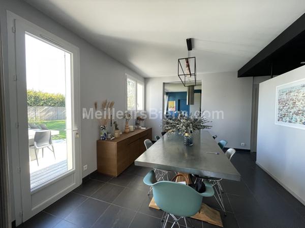  Maison avec piscine de 211 m2