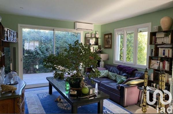 Pavillon 3 pièces de 77 m² à Mèze (34140)