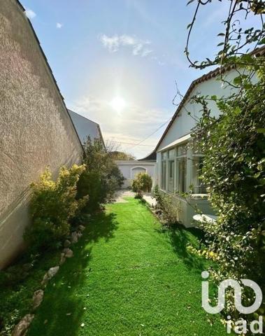 Pavillon 3 pièces de 77 m² à Mèze (34140)