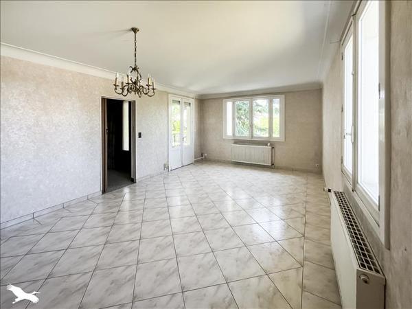 Maison à vendre |  Saint-Seurin-sur-l'Isle |  6 pièces | 139 m²