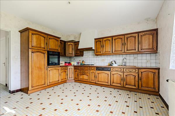 Maison à vendre |  Saint-Seurin-sur-l'Isle |  6 pièces | 139 m²