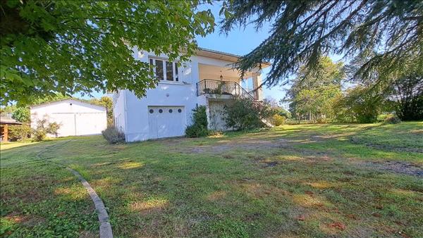 Maison à vendre |  Saint-Seurin-sur-l'Isle |  6 pièces | 139 m²