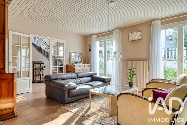 Maison à vendre 9 pièces 165,86 m² Triel-sur-Seine