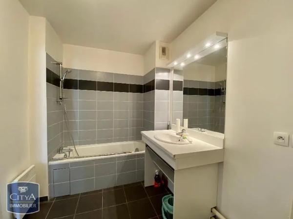 Appartement à louer 1 pièce 34.96m² Cenon (33150)