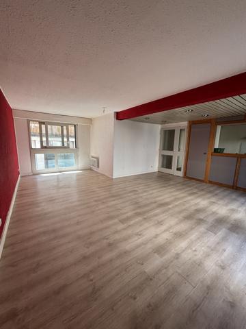 Appartement 4 pièces AURILLAC (15) avec terrasse et parking