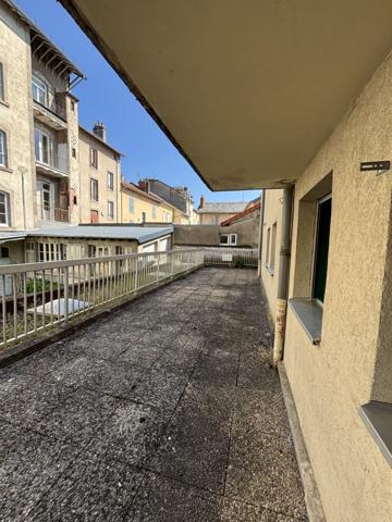 Appartement 4 pièces AURILLAC (15) avec terrasse et parking