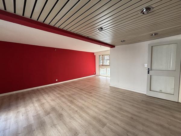 Appartement 4 pièces AURILLAC (15) avec terrasse et parking