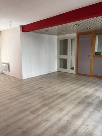 Appartement 4 pièces AURILLAC (15) avec terrasse et parking