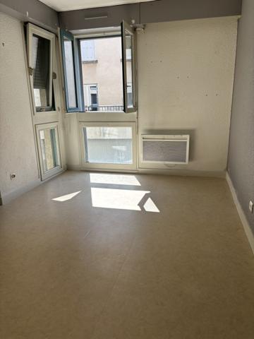 Appartement 4 pièces AURILLAC (15) avec terrasse et parking