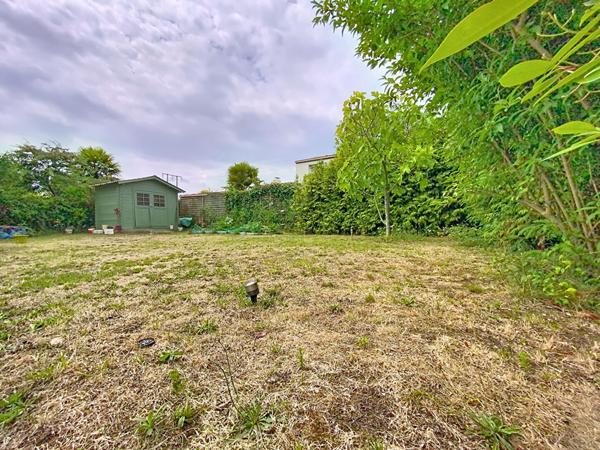 Maison familiale, vie de plain-pied, ouest, jardin, garage, stationnements, C9, écoles, lycée, collège
