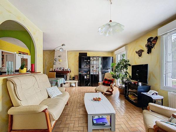 Maison familiale, vie de plain-pied, ouest, jardin, garage, stationnements, C9, écoles, lycée, collège