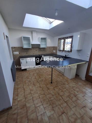 Maison à Fresnay-sur-Sarthe, 72130 - 4 pièces 77m²