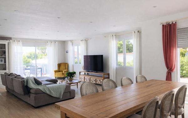 Maison à vendre    6 pièces • 206 m2 Canet-en-Roussillon