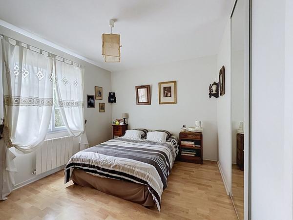 Maison plain-pied 137 m2, 4 chambres - piscine
