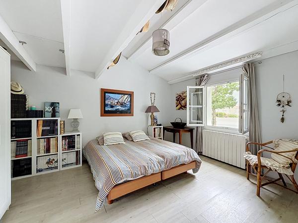 Maison plain-pied 137 m2, 4 chambres - piscine