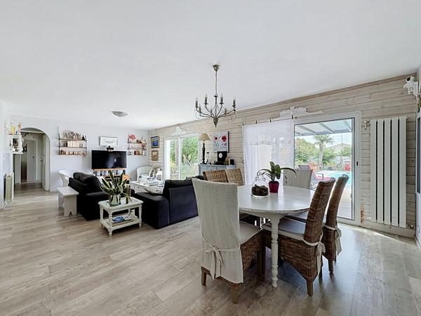 Maison plain-pied 137 m2, 4 chambres - piscine
