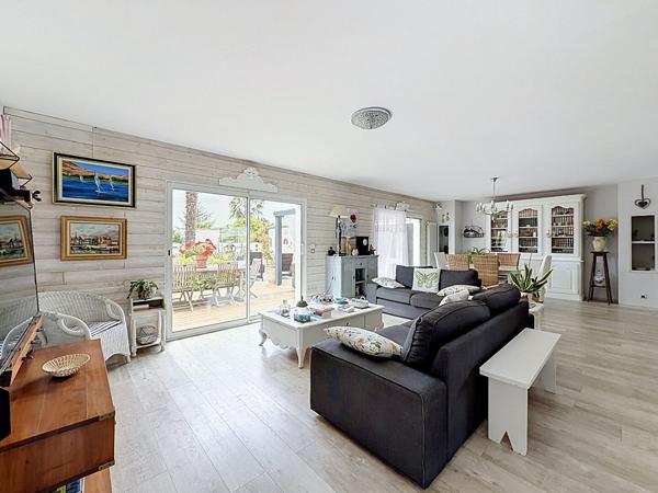 Maison plain-pied 137 m2, 4 chambres - piscine