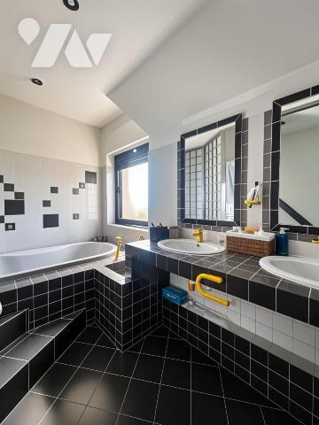 ANGERS – Maison 167 m² avec véranda, jardin et double garage – Beaux volumes