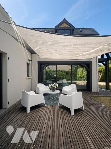 ANGERS – Maison 167 m² avec véranda, jardin et double garage – Beaux volumes