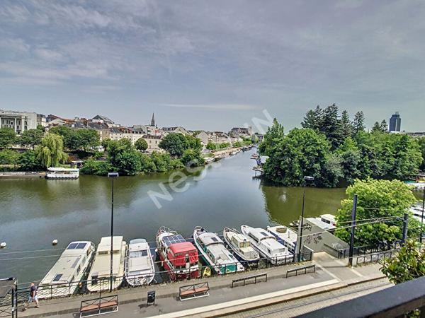 NANTES - QUAI DE VERSAILLES / Appartement 3 pièces 2 chambres, VUE ERDRE, balcons, parking, cave