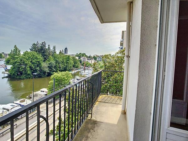 NANTES - QUAI DE VERSAILLES / Appartement 3 pièces 2 chambres, VUE ERDRE, balcons, parking, cave