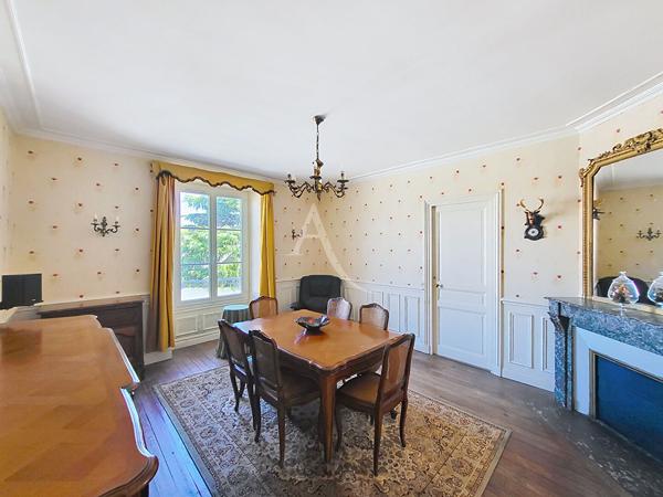 Pavillon 6 chambres avec dépendances