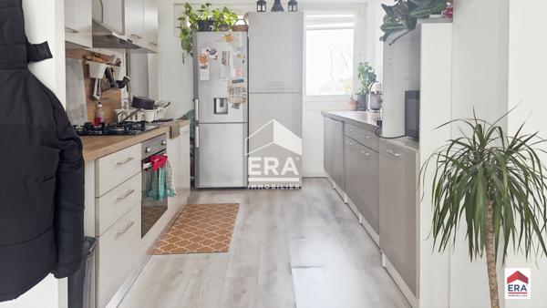 T4 rénové - 70 m² - 3 chambres - Garage - Proche métro