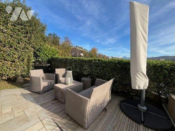 Maison individuelle sur les hauteurs de Chambéry de 130 m² avec un appartement indépendant.

...