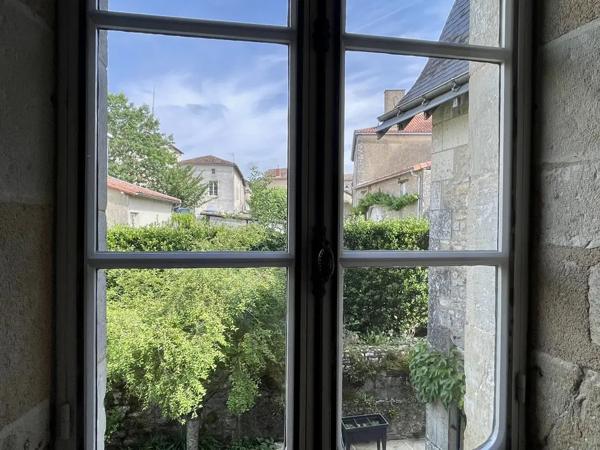 Maison Médiévale avec Tour, Caves et Puits - 4 chambres, cou