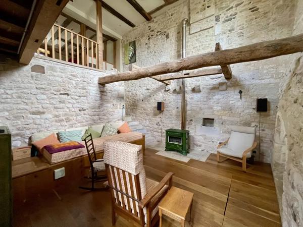 Maison Médiévale avec Tour, Caves et Puits - 4 chambres, cou