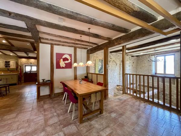 Maison Médiévale avec Tour, Caves et Puits - 4 chambres, cou