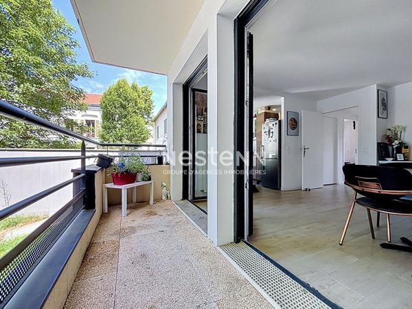ISSY LES MOULINEAUX - Appartement 4 pièces traversant avec balcons immeuble récent de 2022