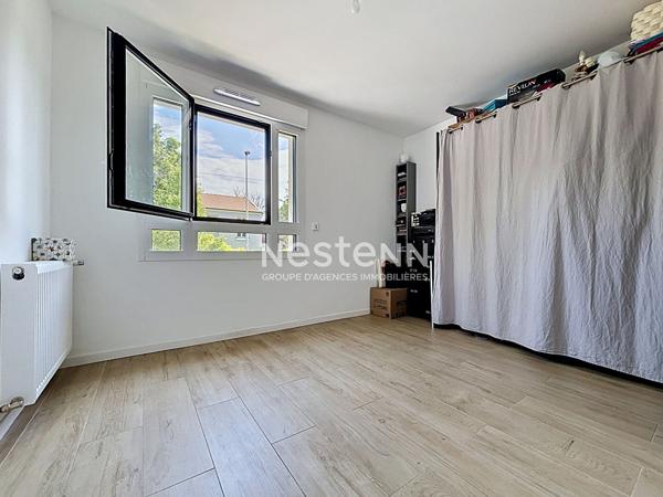 ISSY LES MOULINEAUX - Appartement 4 pièces traversant avec balcons immeuble récent de 2022
