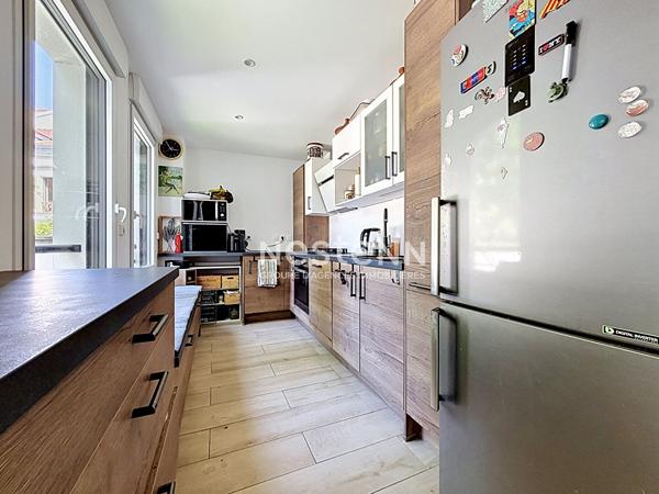 ISSY LES MOULINEAUX - Appartement 4 pièces traversant avec balcons immeuble récent de 2022