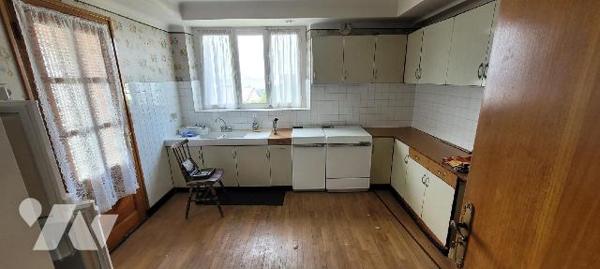 CAMARET SUR MER - Très belle vue sur mer pour cette maison traditionnelle de bonne construction...