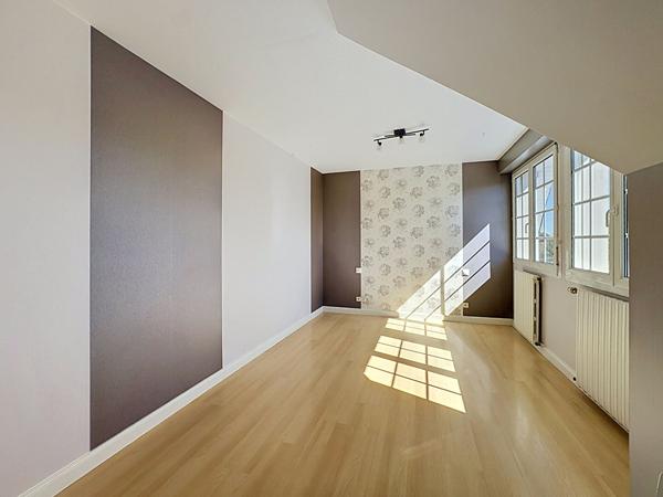 Maison 4 chambres - SAINT-PIERRE-LA-COUR - 140m²