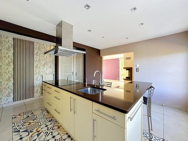 Maison 4 chambres - SAINT-PIERRE-LA-COUR - 140m²