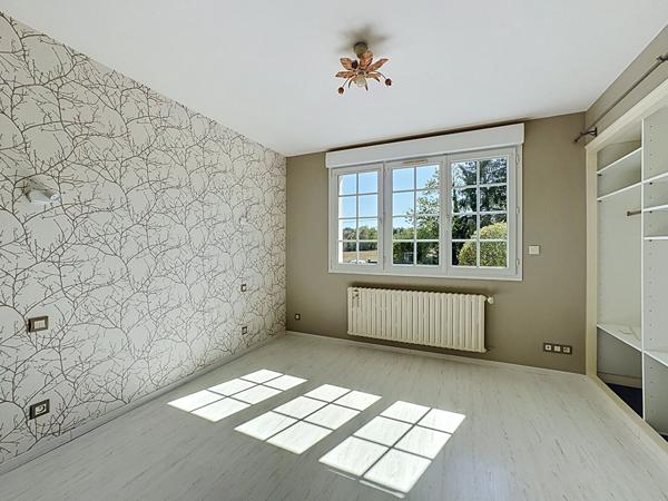 Maison 4 chambres - SAINT-PIERRE-LA-COUR - 140m²