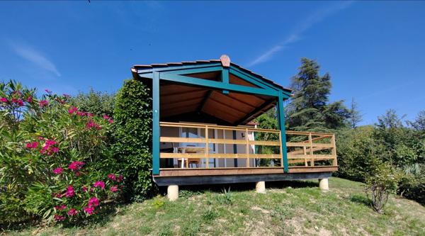 Chalet avec grande terrasse + terrain dans un parc de loisir résidentiel à 8 minutes de AUCH.