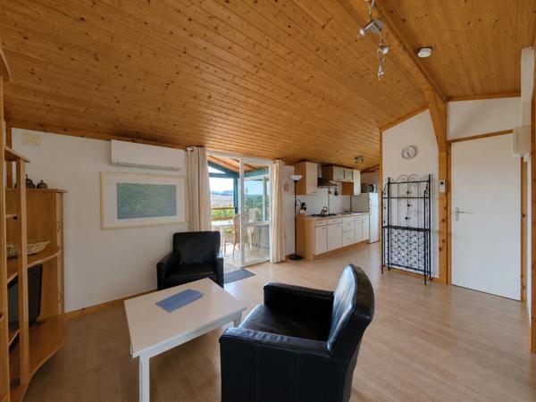 Chalet avec grande terrasse + terrain dans un parc de loisir résidentiel à 8 minutes de AUCH.