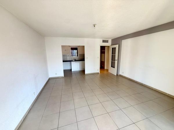 Saint Aygulf, appartement deux pièces 51m² centre-ville.