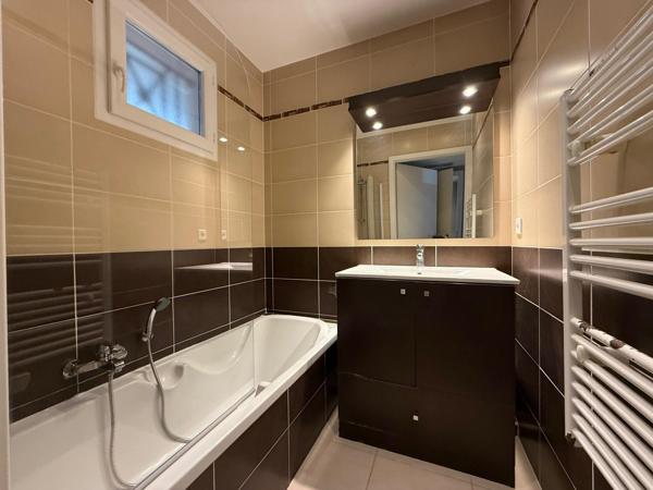 Saint Aygulf, appartement deux pièces 51m² centre-ville.