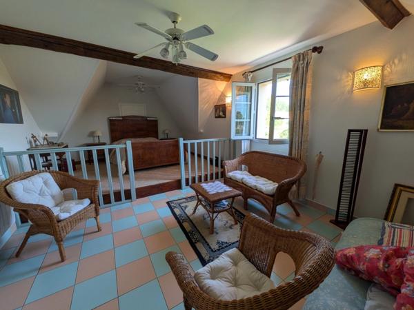 Maison en pierre avec appartement indépendant à Pouilly en Auxois