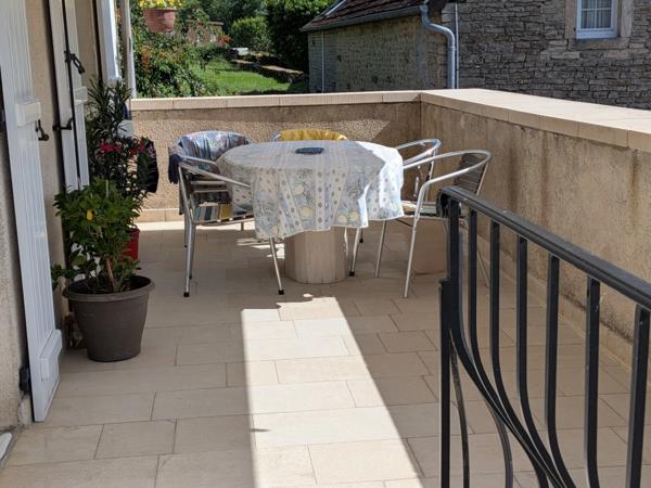 Maison en pierre avec appartement indépendant à Pouilly en Auxois