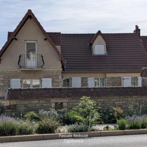 Maison en pierre avec appartement indépendant à Pouilly en Auxois