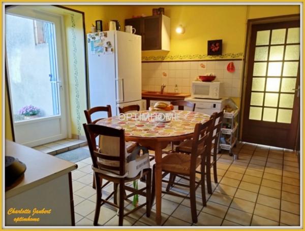 2 maisons en pierre + dépendances