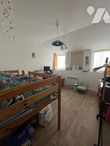 L'ILE BOUCHARD Centre village : Agréable maison de 6 chambres avec point d'eau privatif 
