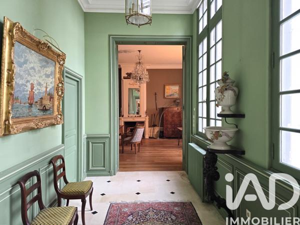 Maison à vendre 10 pièces 495 m² Angoulême