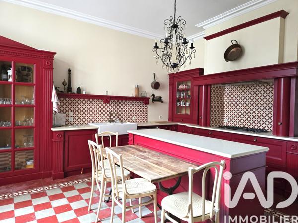Maison à vendre 10 pièces 495 m² Angoulême