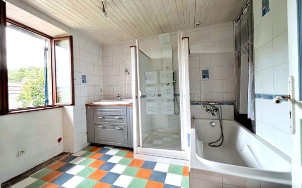 Maison à vendre    6 pièces •  Vienne